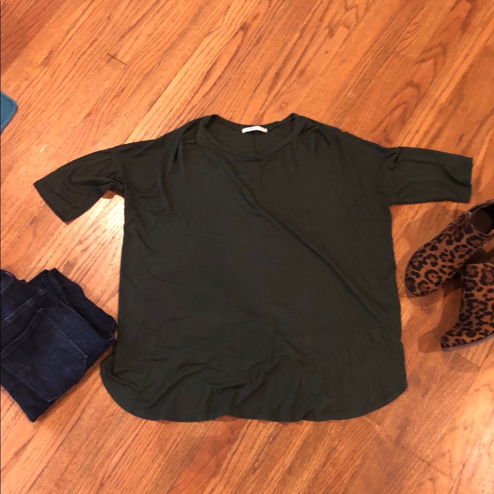 ♥️EUC Green Dolman Style Top♥️